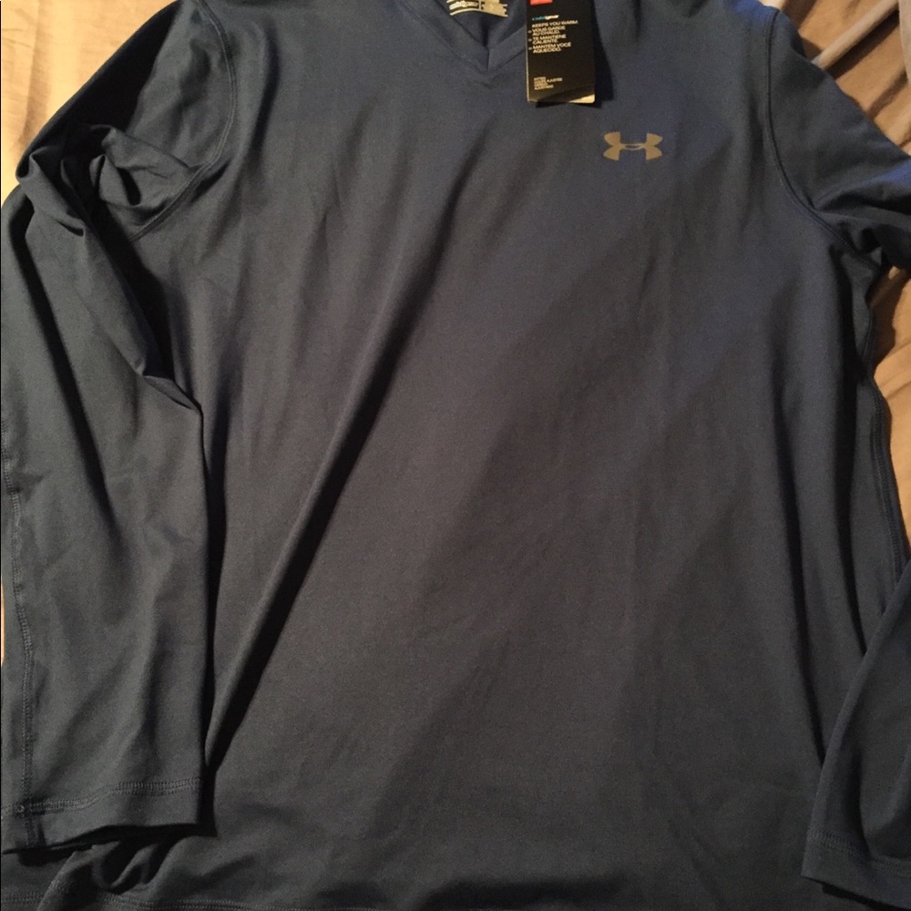 Under Armor Long Sleeve V neck T-shirt